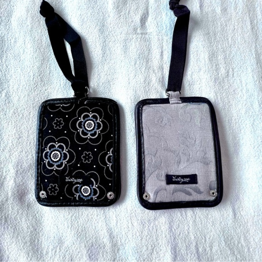 🥳 5/$25 Thirty-One luggage ID bag tags black onyx‎ blossom and gray floral